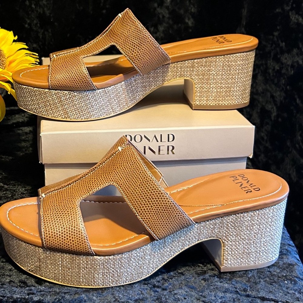 Donald Pliner Disco Lizard Print elegant Platform (new) Sandal
